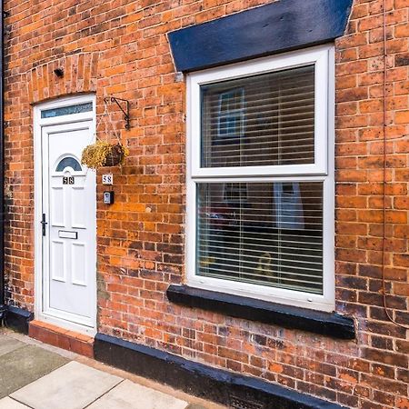 Spacious 2-Bed City-Centre Cottage In Chester By 53 Degrees Property - Ideal For Groups & Couples - Sleeps 6 Zewnętrze zdjęcie