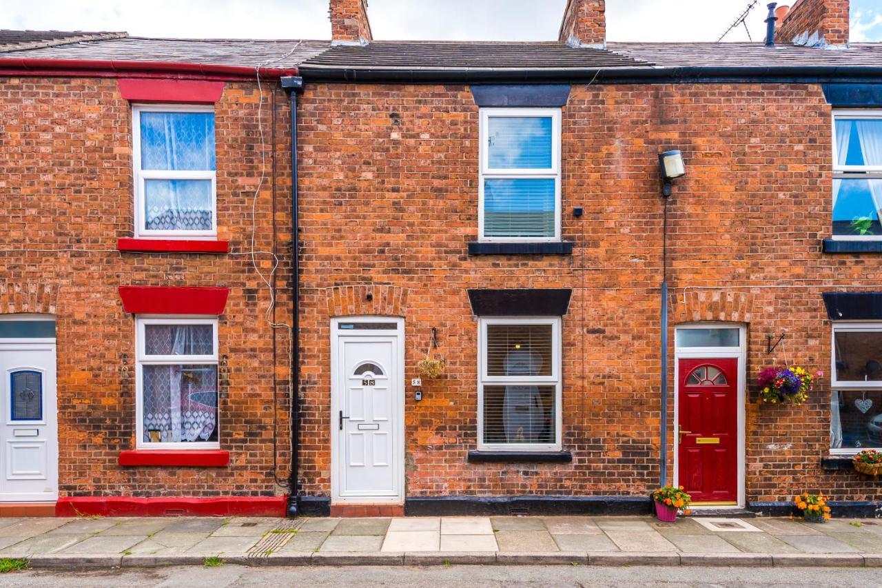 Spacious 2-Bed City-Centre Cottage In Chester By 53 Degrees Property - Ideal For Groups & Couples - Sleeps 6 Zewnętrze zdjęcie